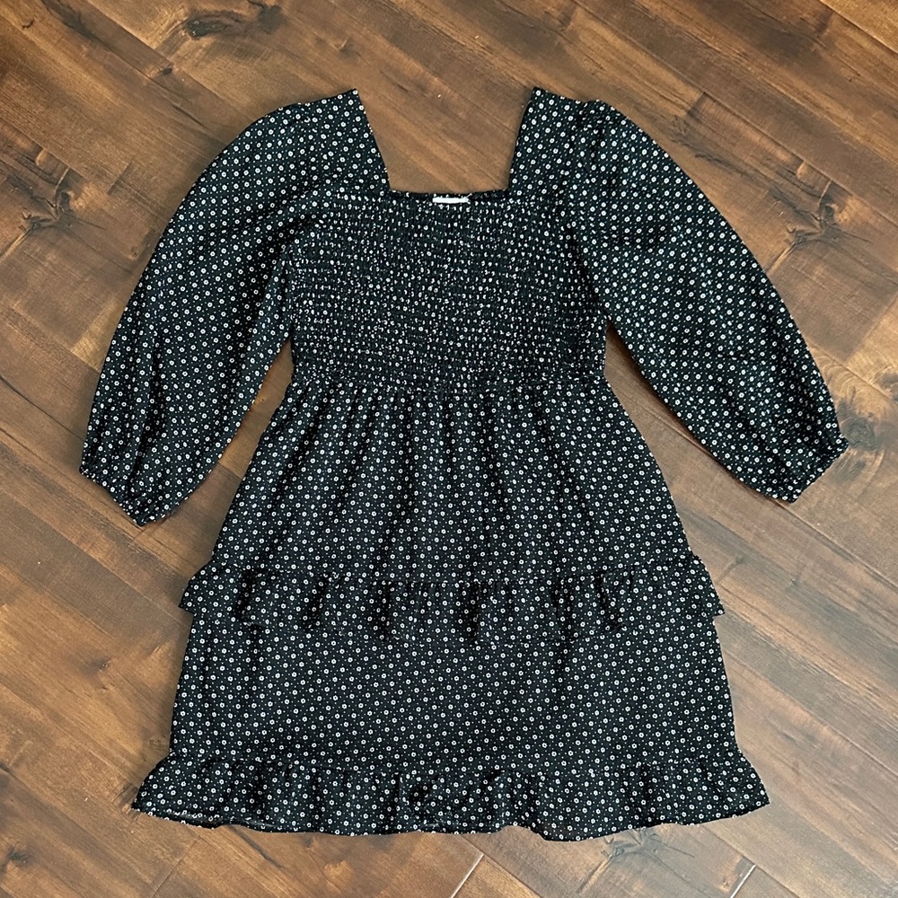 Walking on Sunshine girls XL, Charming Black and White print Dress, EUC!